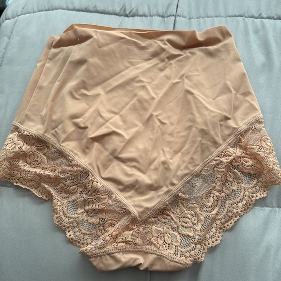 NWT light control high waisted brief shape wear. M - Picture 7 of 8
